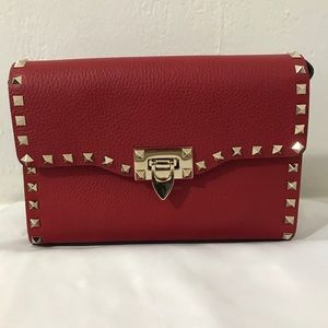 Valentino Rockstud Medium Shoulder Bag (Red)